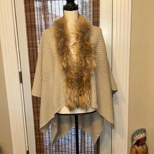 Linda Richard’s Luxury Fur Trimmed Sweater Cape O/S Sand NWT